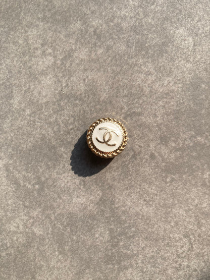 Best Quality White Chanel Button