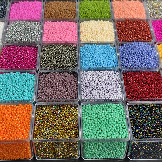 18, 800pcs 1.8mm Czech Resin Seed Beads Mixed Pack - 30 Colors Decorative Beads with Uniform Size, Suitable for DIY Jewelry Making - Ideal for Colorful Round Spacer Beads, Endless Designs for Handmade Earrings, Bracelets & Necklaces