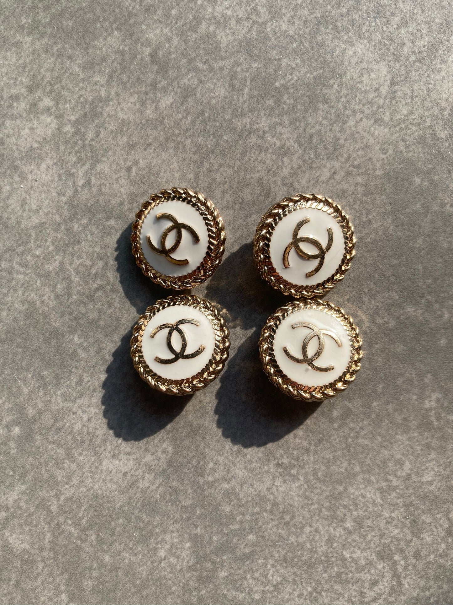 Best Quality White Chanel Button